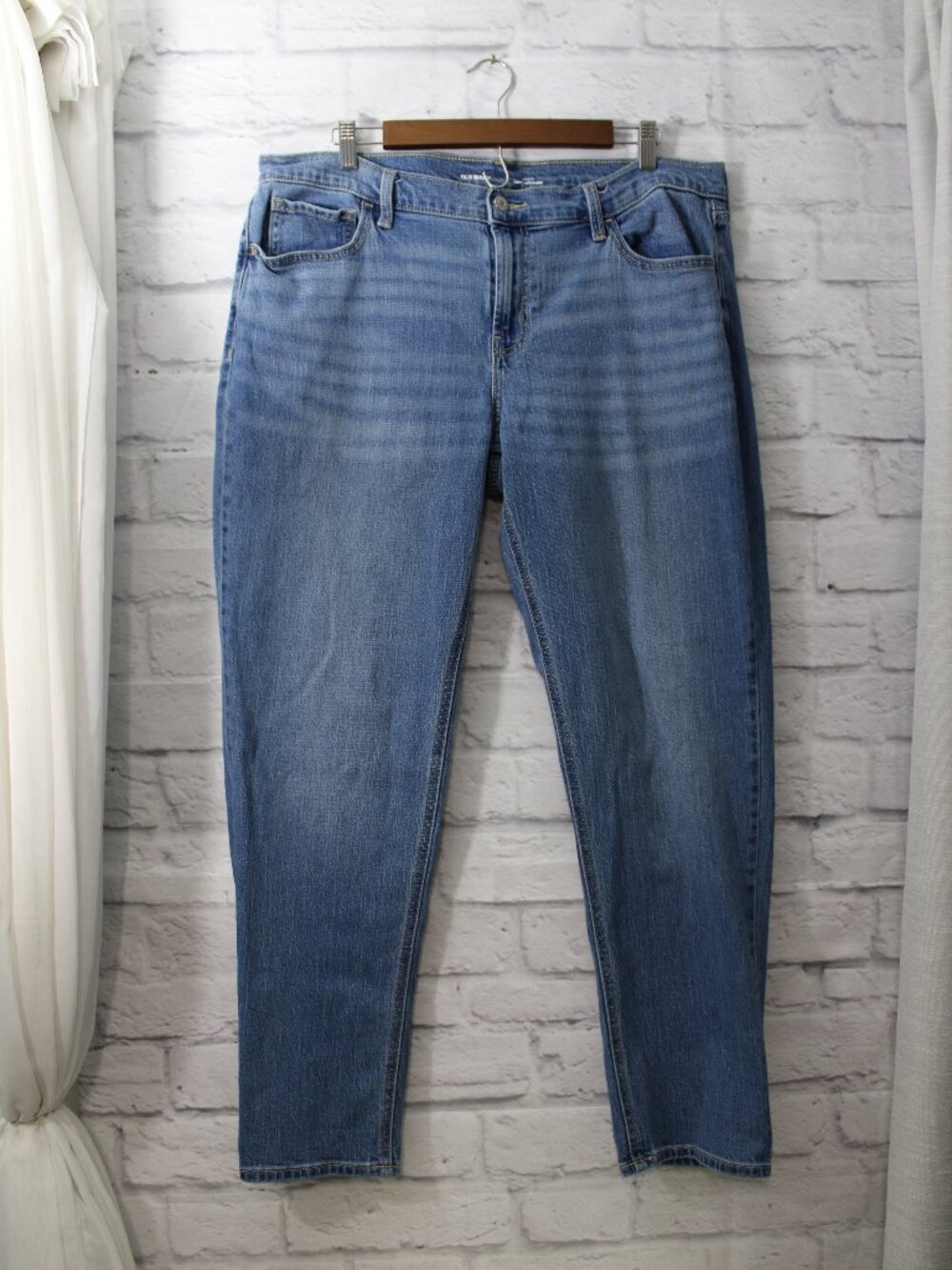 Old Navy 14 Light Wash Mid Rise WOW Boyfriend Faded Jeans Fall Casual Classic
